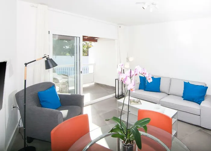 & The Lighthouse * Tias